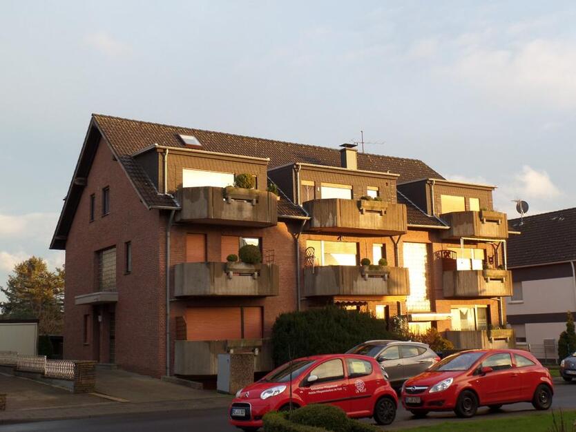 gemütliche Dachgeschosswohnung mit Balkon zimmer
