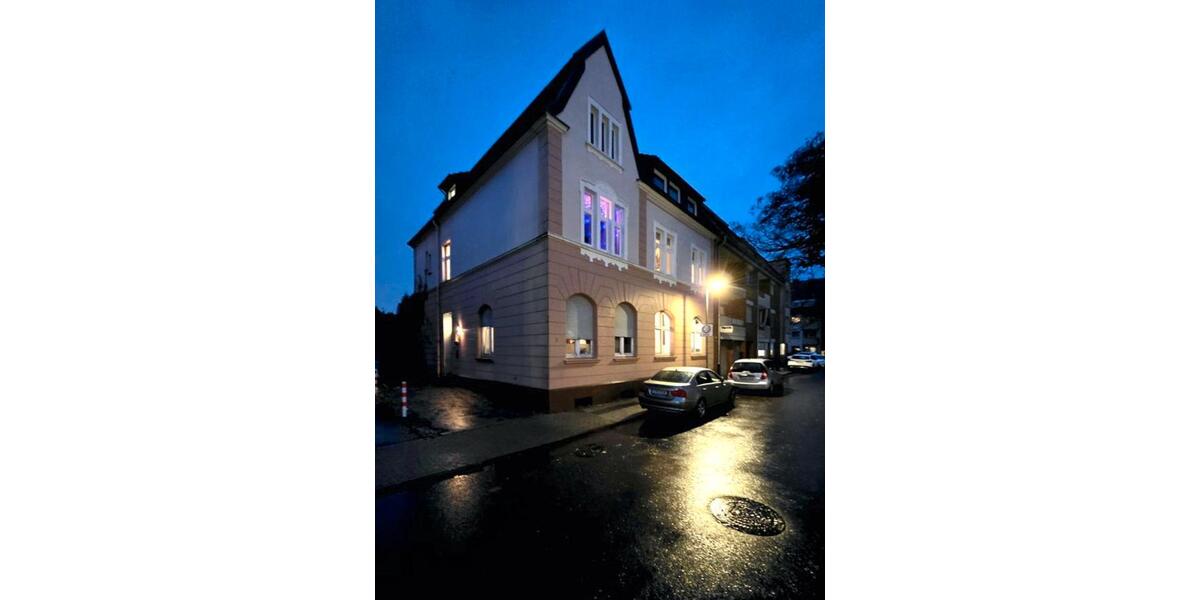 Altbau-Charme: 4,5 Zi. mit Echtholzparkett & sep. Home-Office-Zimmer in Top-Lage (Stadtwald-Nähe) 4 zimmer