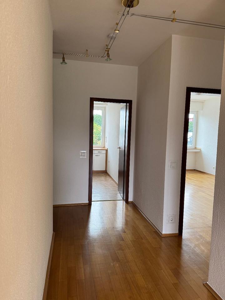 Helle Wohnung mit Balkon und Einbauküche in Mülheim a. d. Ruhr zimmer