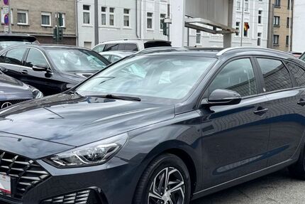 Hyundai i30 108.785 km 12.900 &euro; Oberhausen 46045