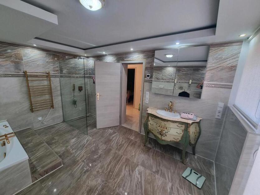 Haus mit Einliegerwohnung, Garage,Blick ins Grüne, Super Lage, zimmer