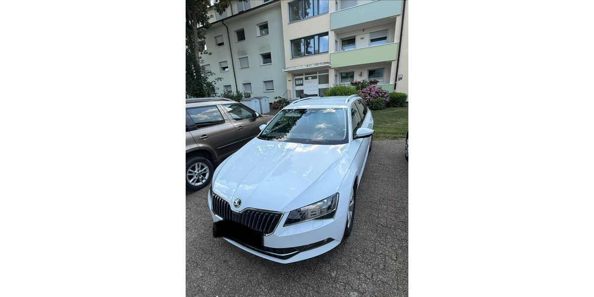 Skoda Superb 101.000 km 17.999 &euro; Lünen 44532