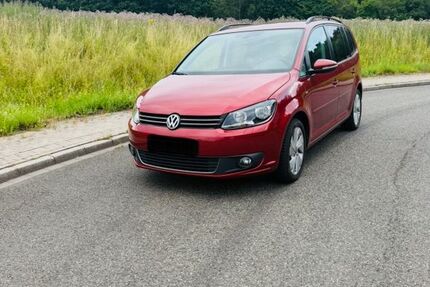VW Touran 121.000 km 8.500 &euro; Recklinghausen 45665