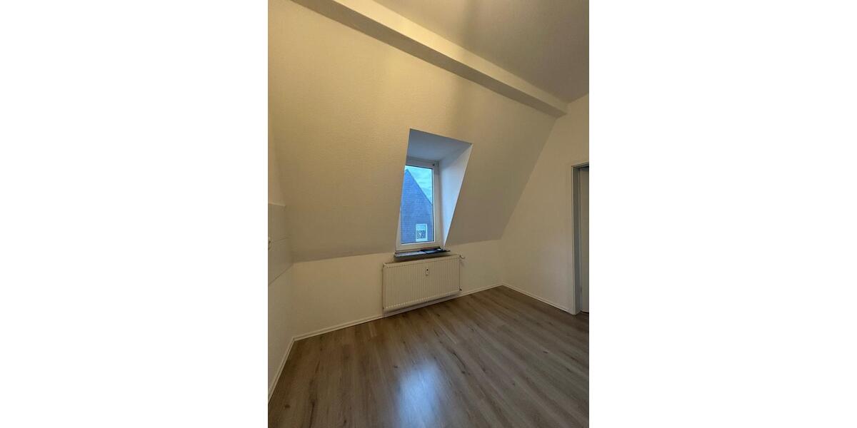Dachgeschoßwohnung Oberhausen - 2 Zimmer, 47 m&sup2;, 423&euro; | Angebot:25805464