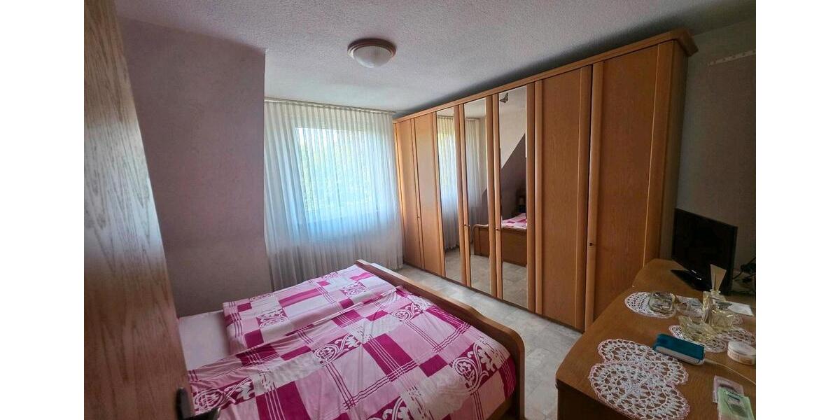 Dachgeschoßwohnung Mülheim an der Ruhr Rechtsruhr-Nord - 5 Zimmer, 105 m&sup2;, 195.000&euro; | Angebot:26990911