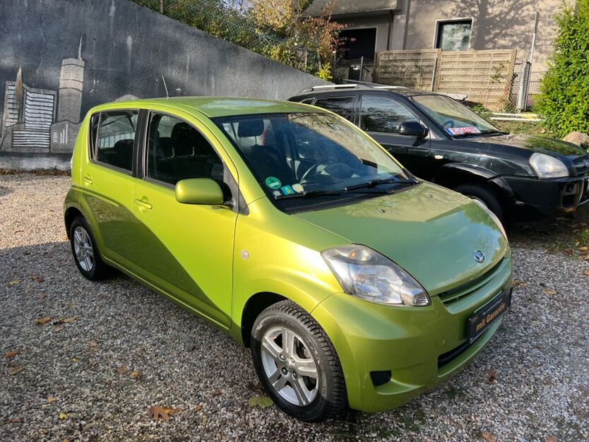 Daihatsu Sirion 130.000 km 1.999 € Essen 45147
