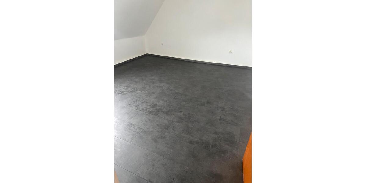 Dachgeschoßwohnung Oberhausen Biefang - 3.5 Zimmer, 78 m&sup2;, 750&euro; | Angebot:24429674