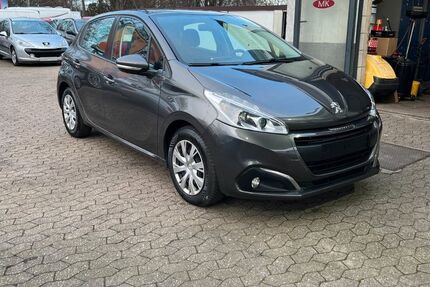 Peugeot 208 112.000 km 6.480 &euro; Essen 45141