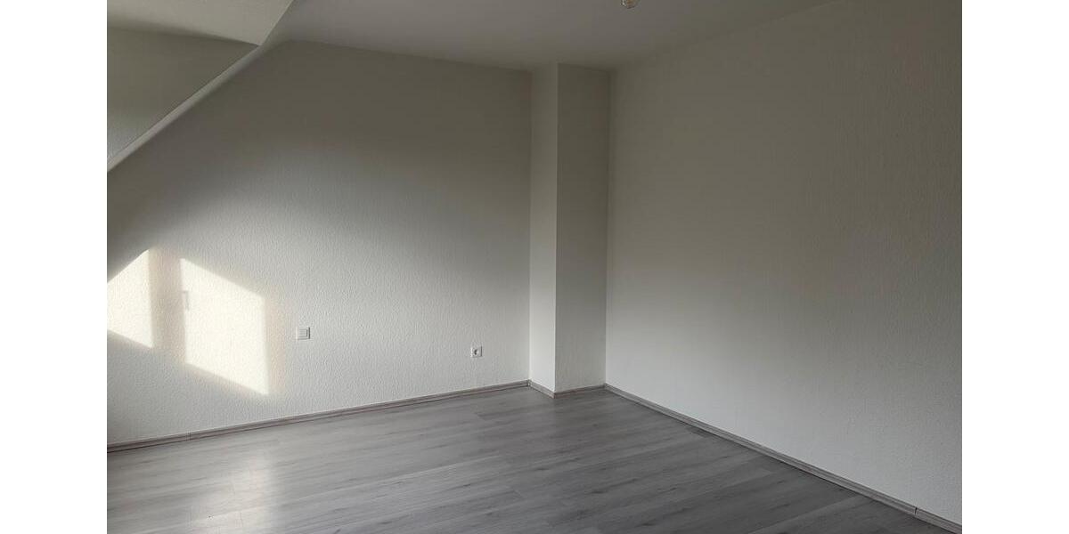 Dachgeschoßwohnung Oberhausen Rothebusch - 3.5 Zimmer, 80 m&sup2;, 640&euro; | Angebot:24641492