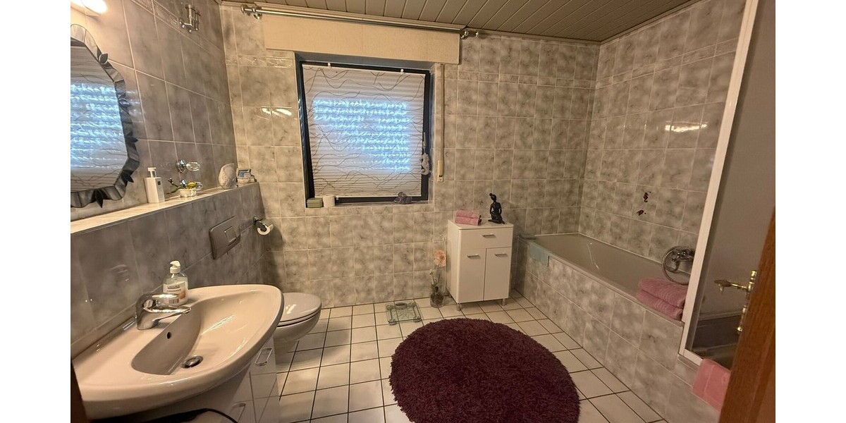 Freistehendes Zweifamilienhaus mit großem Garten in ruhiger Lage von Lünen 8 zimmer