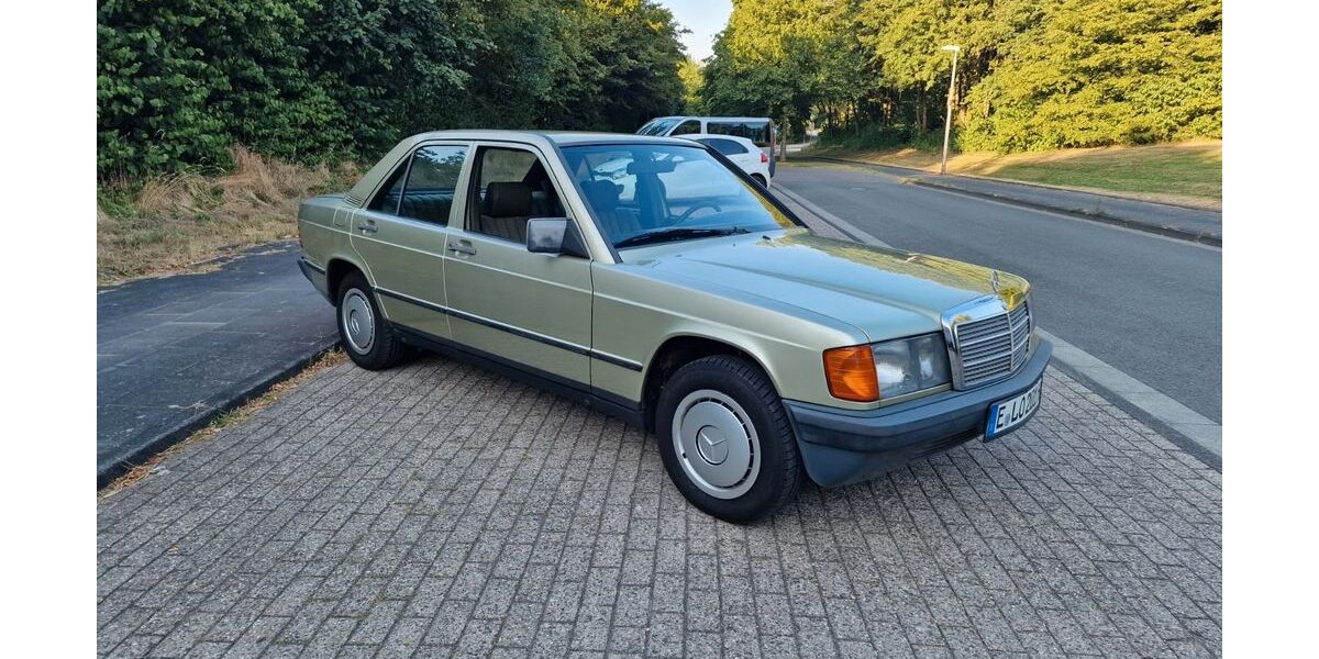Mercedes-Benz 190 165.000 km 6.999 &euro; Essen 45355