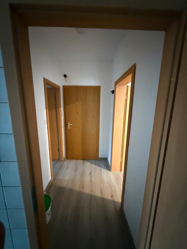 2,5 Zimmer Wohnung mit Balkon 1 OG zimmer
