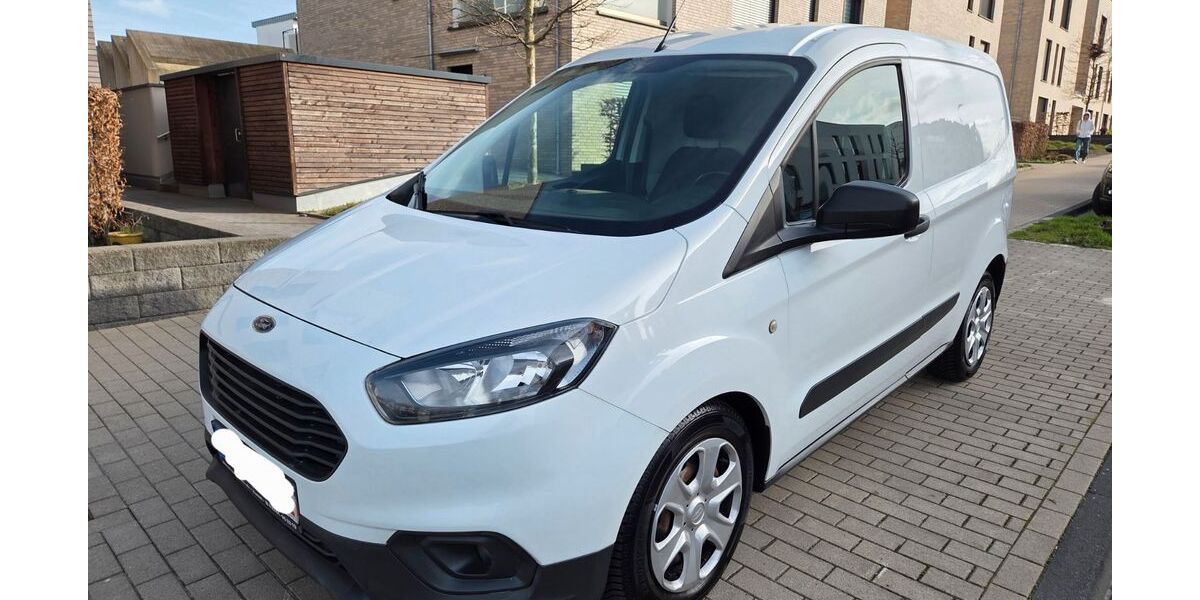 Ford Transit Courier 108.454 km 8.990 &euro; Dortmund 44263