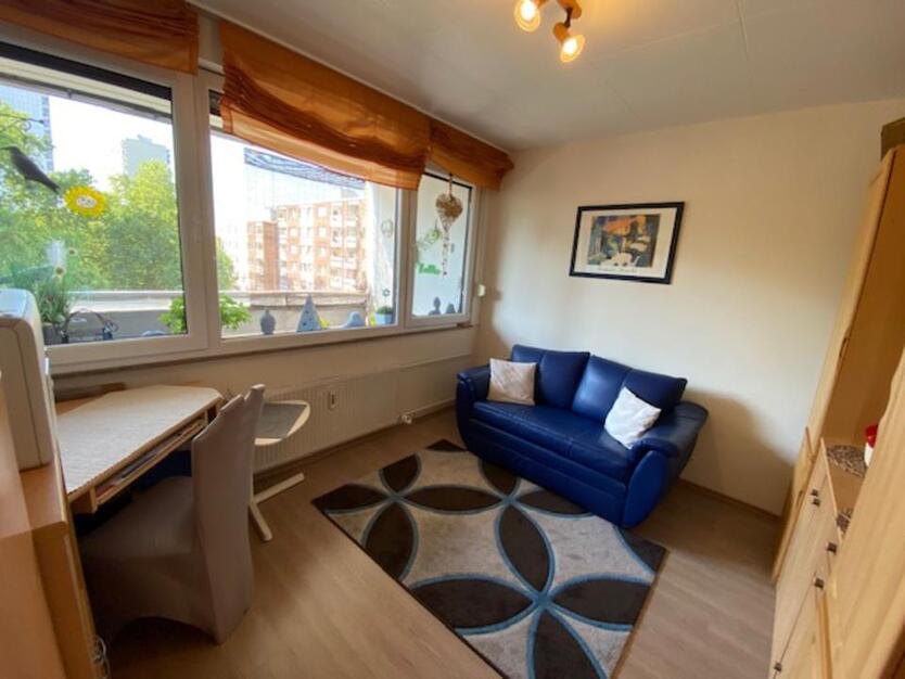 Gepflegte Eigentumswohnung mit Balkon und Einbauküche zimmer