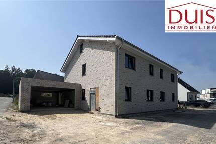 Nur noch eine frei! Wunderschöne Doppelhaushälfte mit XXL Garagen auf attraktivem Erbbaurecht 4 zimmer