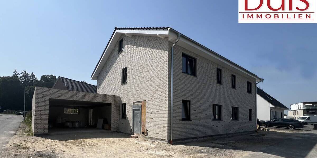 Nur noch eine frei! Wunderschöne Doppelhaushälfte mit XXL Garagen auf attraktivem Erbbaurecht 4 zimmer