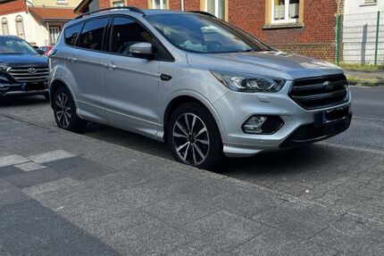 Ford Kuga 91.000 km 18.500 &euro; Essen 45327