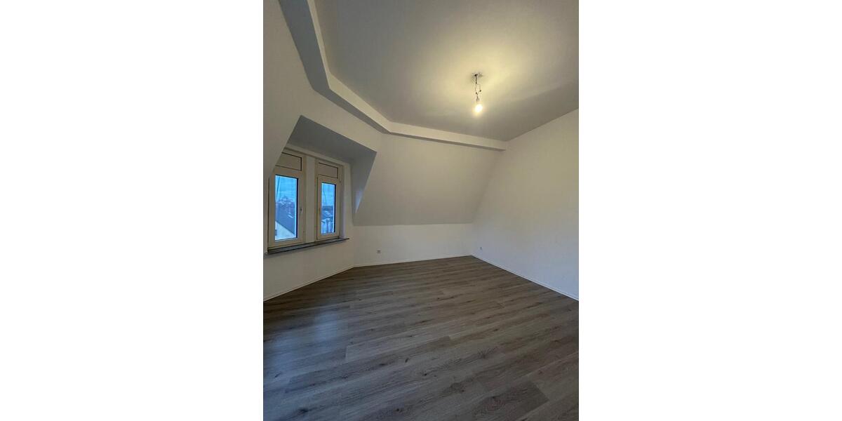 Dachgeschoßwohnung Oberhausen - 2 Zimmer, 47 m&sup2;, 423&euro; | Angebot:25805464