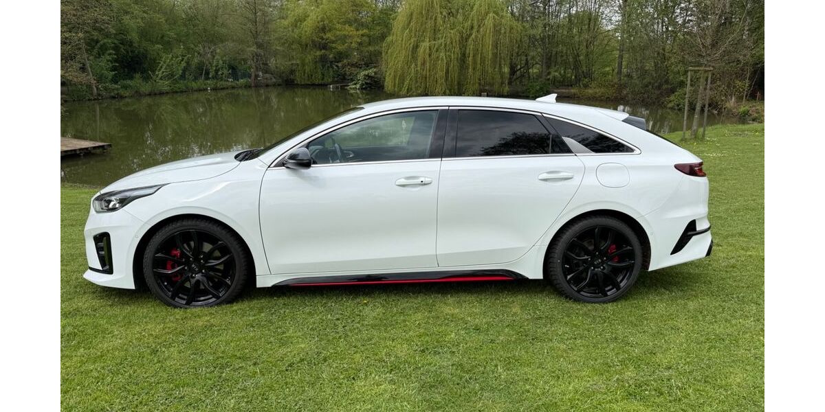 Kia pro ceed / ProCeed 76.115 km 19.499 &euro; Selm 59379