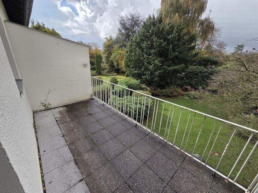 3-Zimmer-Wohnung im 1. OG - unrenoviert 3 zimmer