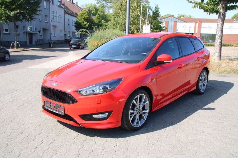 Ford Focus 96.500 km 12.990 € Recklinghausen 45663