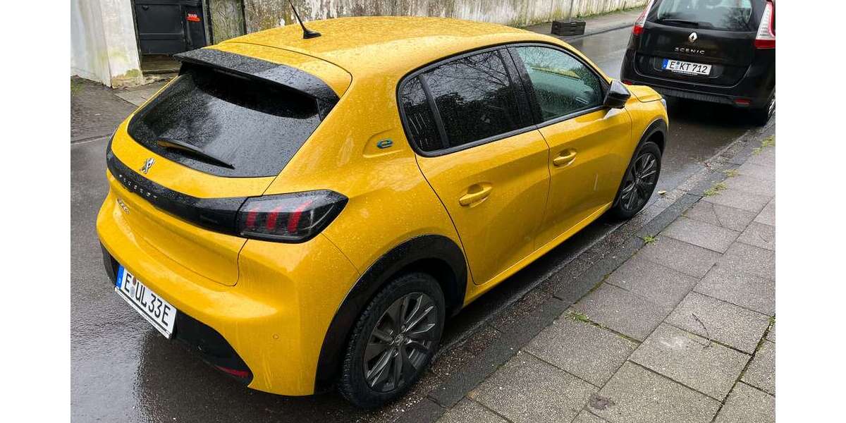 Peugeot 208 60.800 km 15.500 &euro; Essen, Stadt 45239