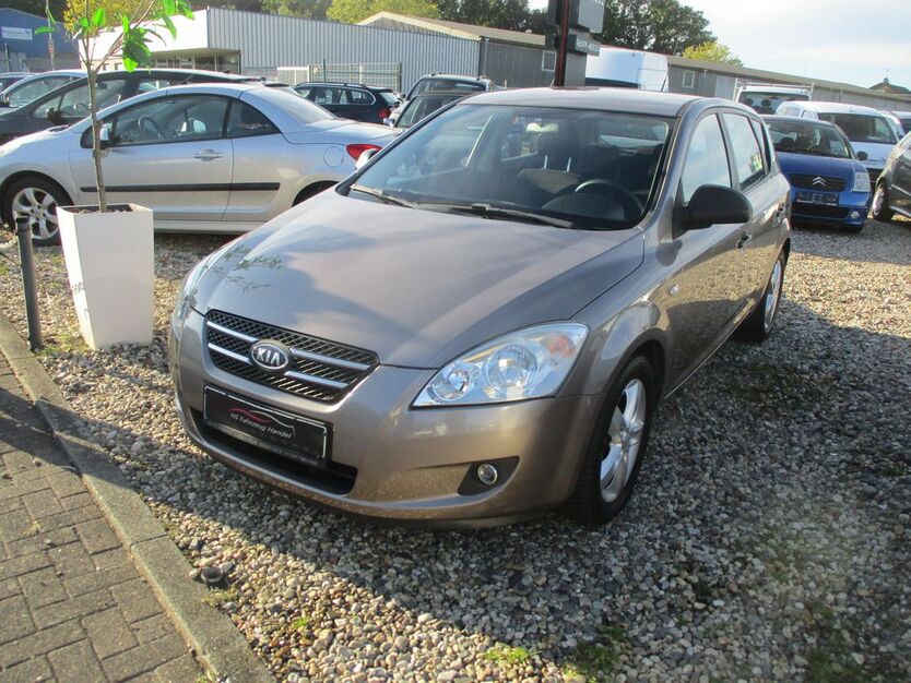 Kia ceed / Ceed 178.654 km 2.499 € Selm 59379