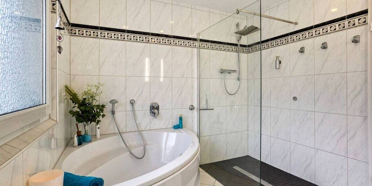 Reihenendhaus Mülheim an der Ruhr Mitte-Ost - 7 Zimmer, 184 m&sup2;, 559.000&euro; | Angebot:23935655