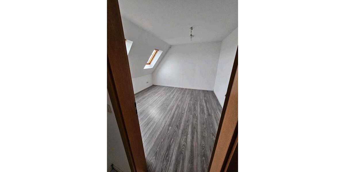 Dachgeschoßwohnung Castrop-Rauxel Bladenhorst - 2 Zimmer, 45 m&sup2;, 610&euro; | Angebot:27604050