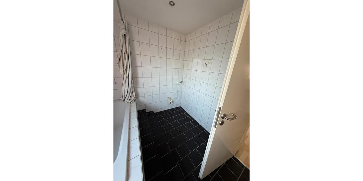 Dachgeschoßwohnung Essen Stadtbezirk V - 2 Zimmer, 70 m&sup2;, 750&euro; | Angebot:26301677