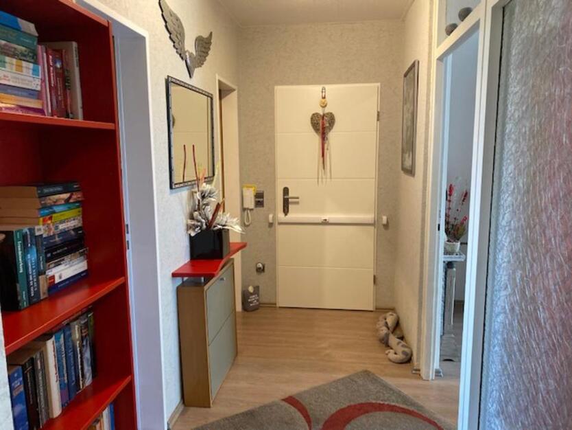 Gepflegte Eigentumswohnung mit Balkon und Einbauküche zimmer