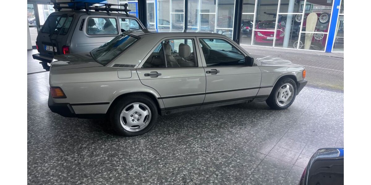 Mercedes-Benz 190 268.000 km 5.200 &euro; Gelsenkirchen 45892