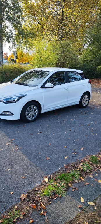 Hyundai i20 140.000 km 6.800 € Essen 45307