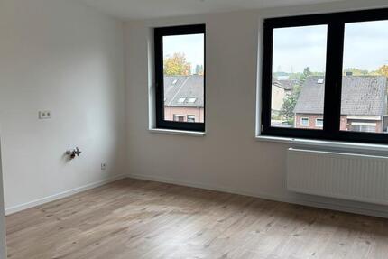 Neu sanierte 1-Zimmer-Wohnung im ausgebauten (46m²) zur Miete zimmer