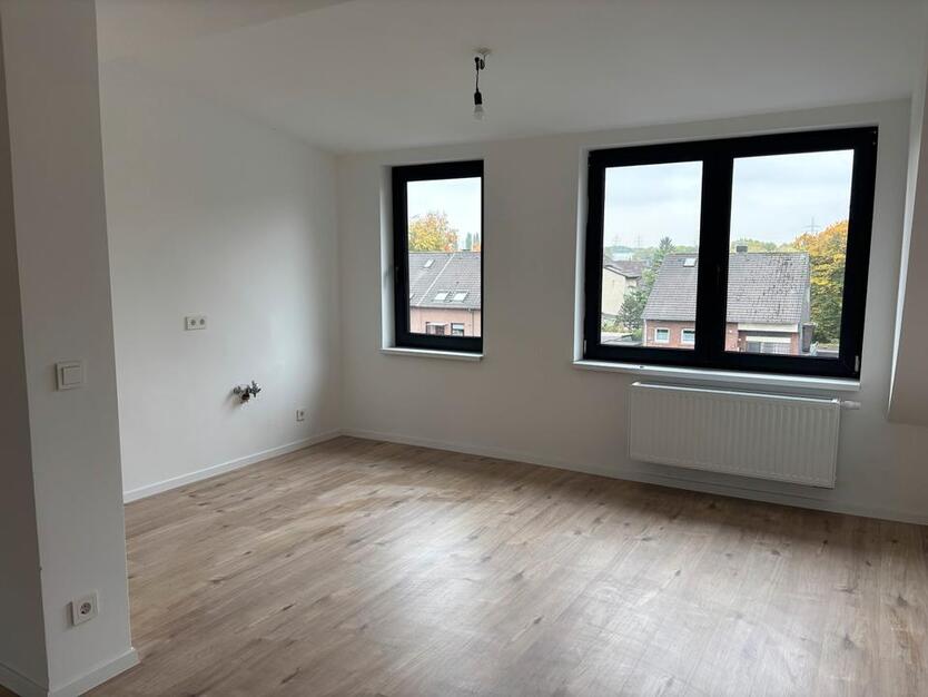 Neu sanierte 1-Zimmer-Wohnung im ausgebauten (46m²) zur Miete zimmer