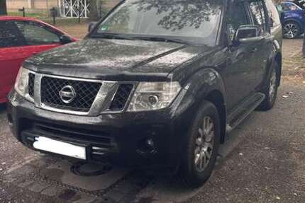 Nissan Pathfinder 250.000 km 8.000 &euro; Essen, Stadt 45356