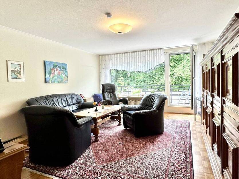 BESICHTIGUNGSSTOPP! Familien willkommen! Attraktive 4,5-Zimmer Wohnung mit Garage in Frohnhausen.