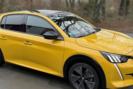 Peugeot 208 85.000 km 10.500 &euro; Dortmund 44225