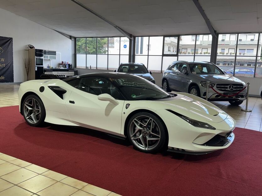 Ferrari F8 32.000 km 269.900 € Oberhausen 46047