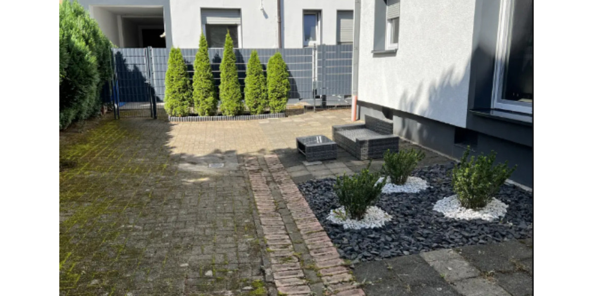 Kleines möbliertes Haus mit Garten - im Zentrum Oberhausen ! 2 zimmer
