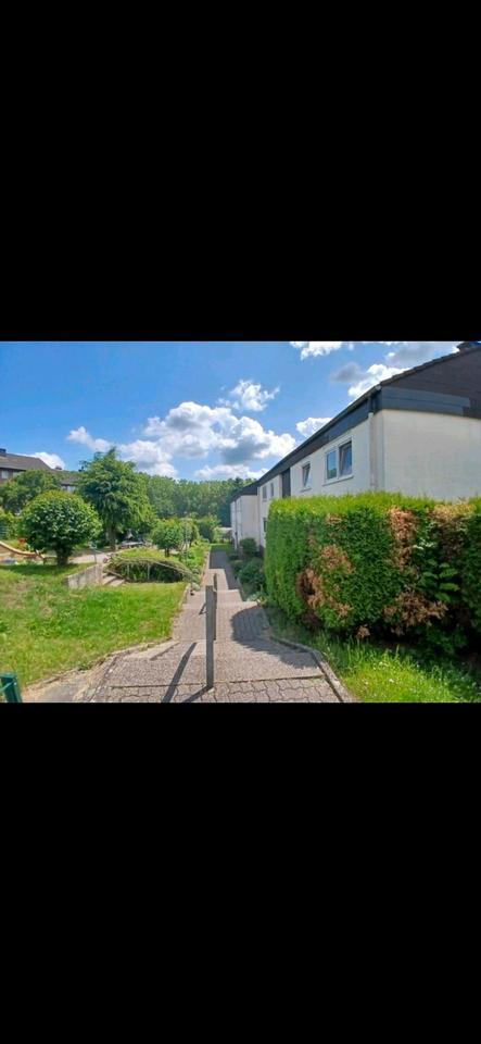 Erdgeschosswohnung mit Terrasse ,Garten und Garage 3,5 Zimmer zimmer