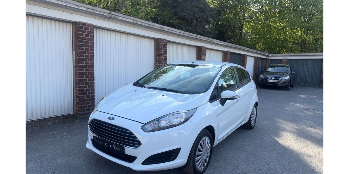 Ford Fiesta 82.000 km 6.000 &euro; Essen 45143