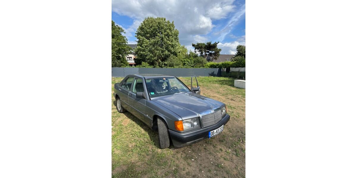 Mercedes-Benz 190 110.000 km 3.099 &euro; Oberhausen 46045