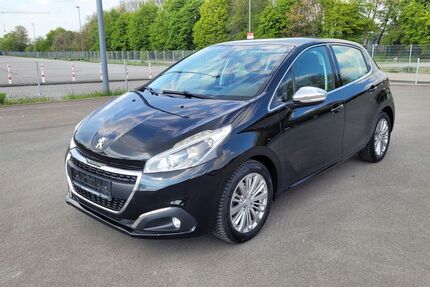 Peugeot 208 73.500 km 5.900 &euro; Essen 45356