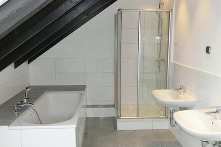 AUFGEPASST Außergewöhn. 4-Raum Maisonett-Wohnung