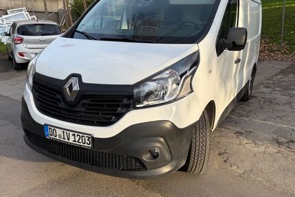 Renault Trafic 166.000 km 7.499 &euro; HATTINGEN 45525