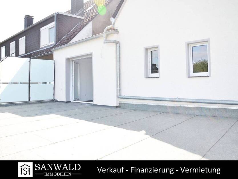 Luxuriöse 4,5-Zimmer mit großer Dachterrasse und Blick ins Grüne im Zweifamilienhaus 4 zimmer