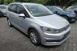 VW Touran Comfortline 2.0 TDI NAVI ALU APS SITZHEIZUN 212.780 km 12.988 € Bergkamen 59192