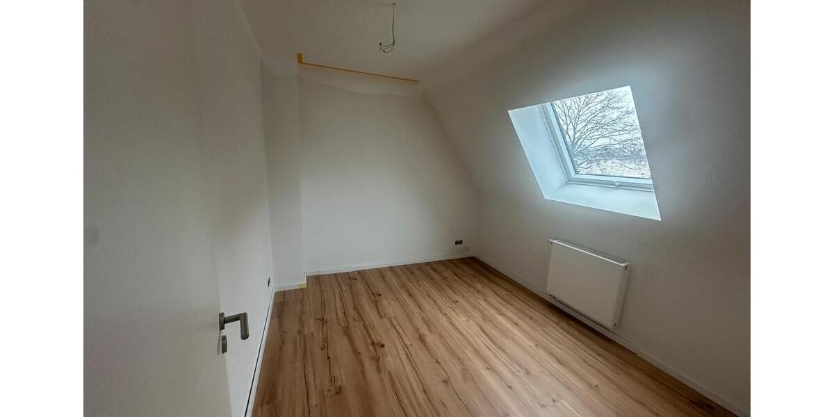 Dachgeschoßwohnung Oberhausen Alsfeld - 3.5 Zimmer, 83 m&sup2;, 908&euro; | Angebot:24631691