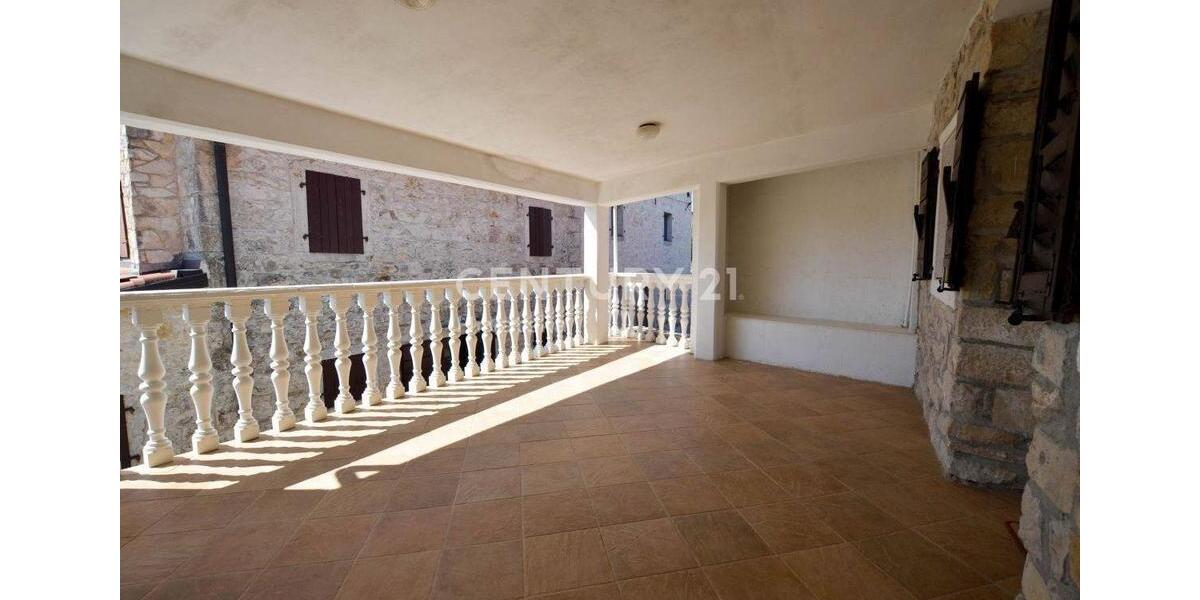 Einfamilienhaus Gelsenkirchen Gelsenkirchen-Mitte - 8 Zimmer, 200 m&sup2;, 260.000&euro; | Angebot:26606509